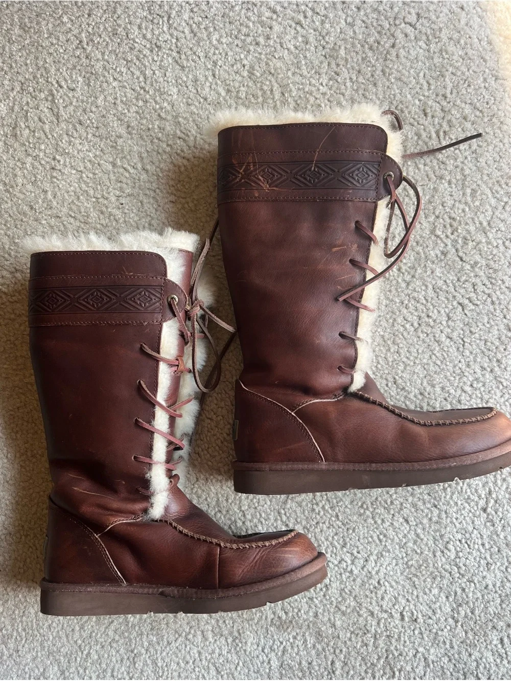 UGG - Vintage Brown Leather Lace-Up Shearling Winter Boots - Size 8 - Very Good